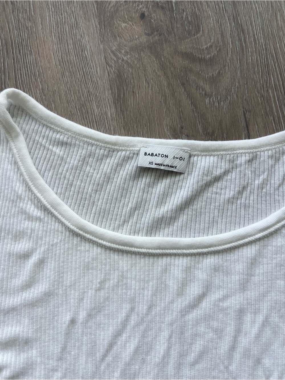 Babaton 1-01 Aritzia Scoop Neck Long Sleeve Top - Picture 2 of 2